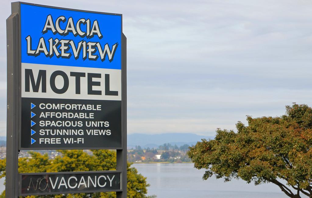 Acacia Lake View Motel Таупо Екстериор снимка